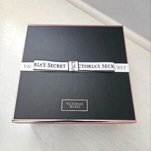 Victoria's‎ Secret Magnetic Closure Elegant Gift Box Black & Pink